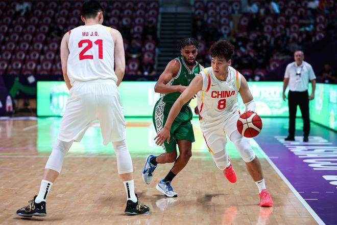 亚洲杯篮球赛落幕,东道主惊险取胜 亚洲杯篮球赛落幕,东道主惊险取胜