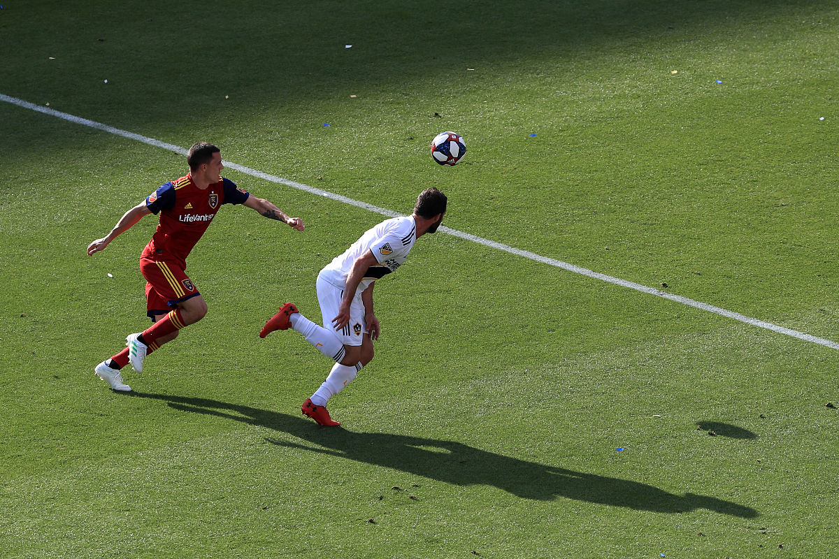 C罗遭遇阿根廷不敌,中超局势紧张的简单介绍 C罗遭遇阿根廷不敌,中超局势紧张的简单介绍