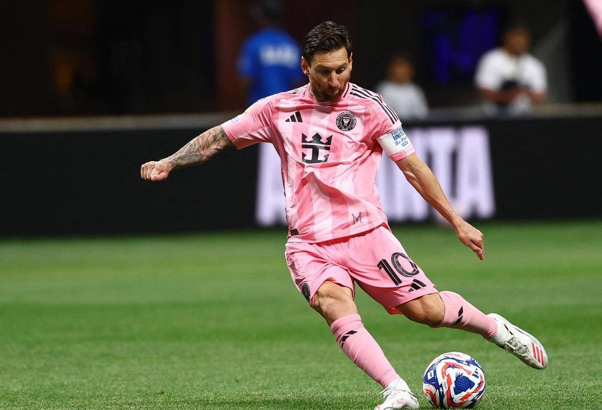 开云体育APP下载-关于梅西领衔巴黎圣日耳曼完胜尼斯，豪取联赛开门红！的信息