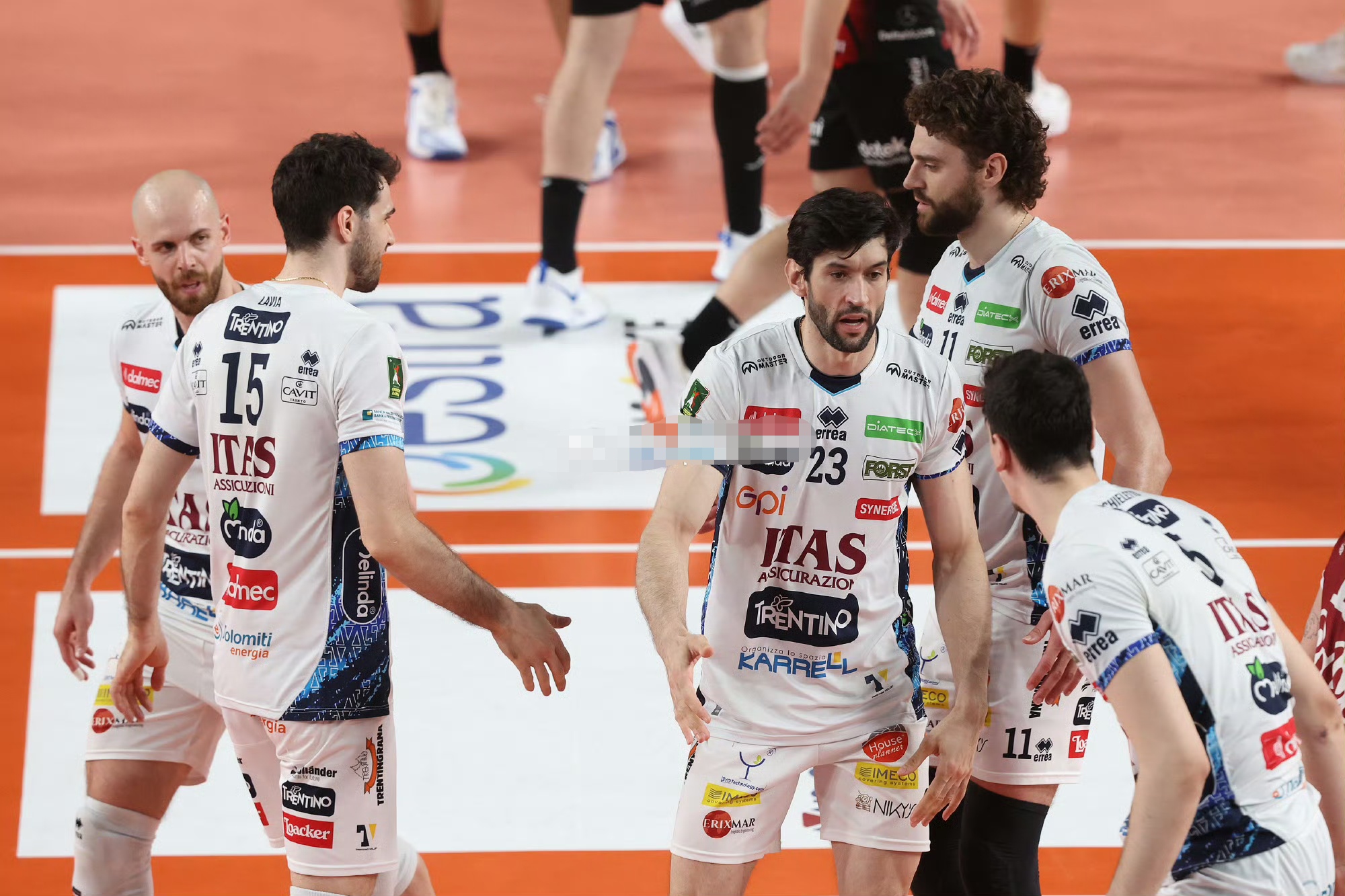 意大利运动员在田径比赛中夺取金牌,实力强劲 意大利运动员在田径比赛中夺取金牌,实力强劲