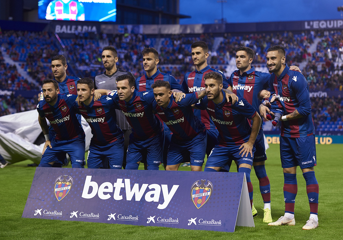 开云下载-佛罗伦萨崭露头角，成功杀入欧冠八强！