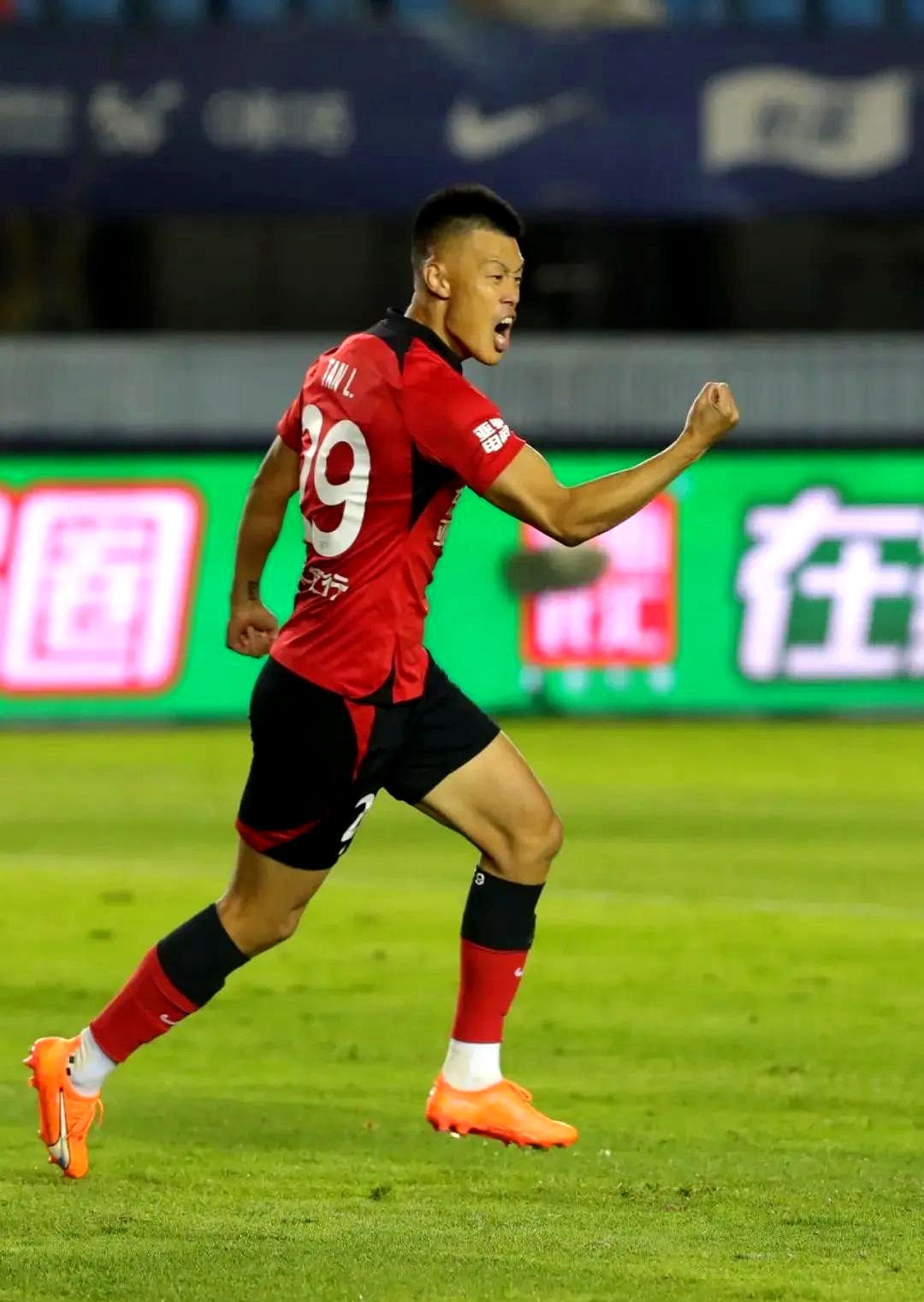 开云APP-关于长春亚泰稳定综合实力，一路攀升积分排名的信息