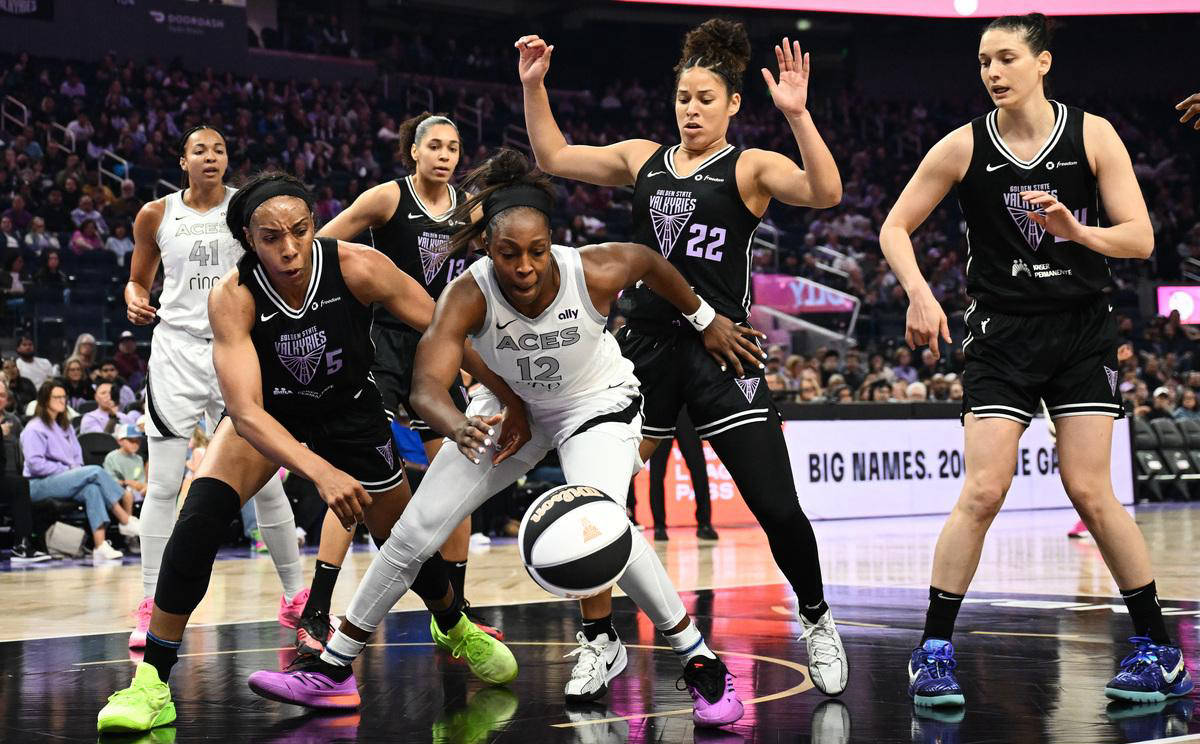 开云体育入口-包含太阳队新赛季战术调整，球队整体实力将有所提升的词条