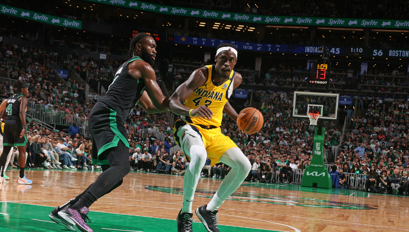 开云体育APP下载-步行者横扫凯尔特人，登顶东部榜首