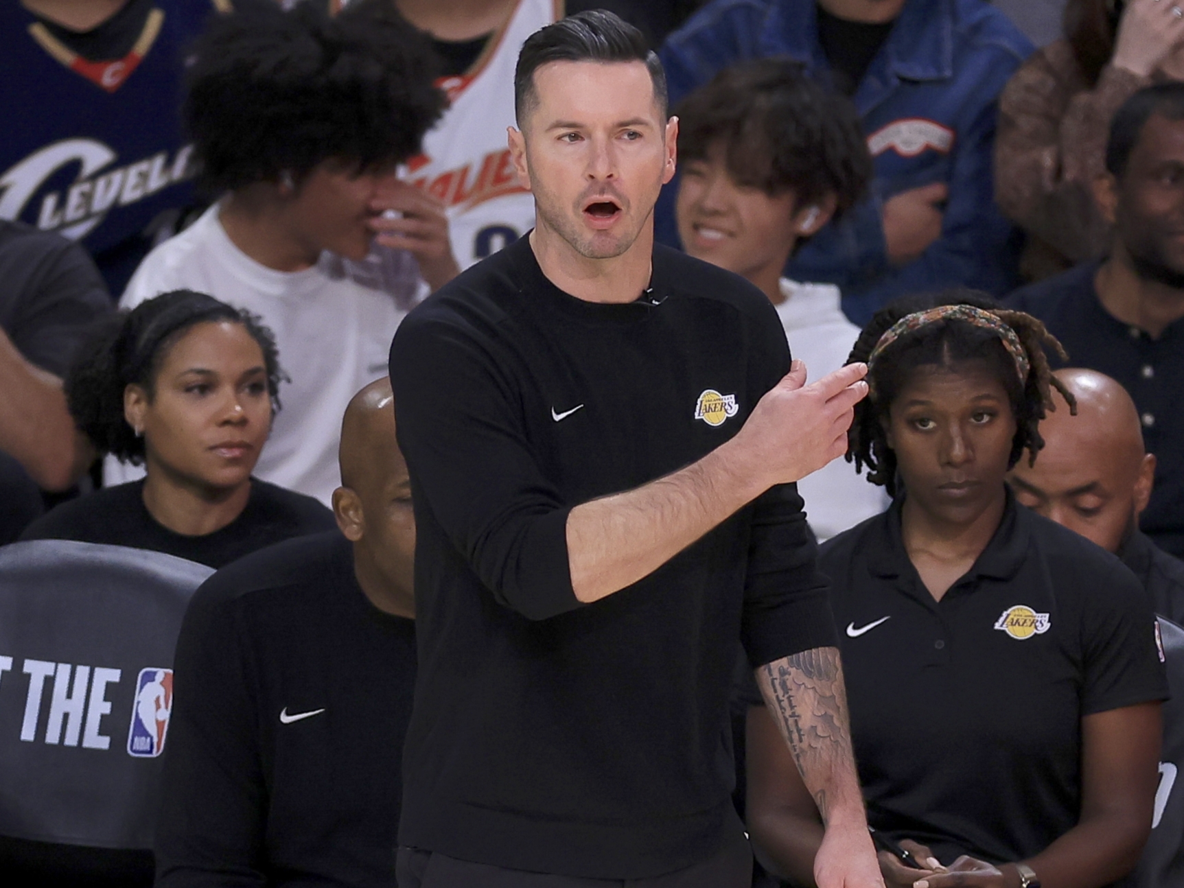 开云体育-活塞不敌灰熊，遭遇颓势的简单介绍