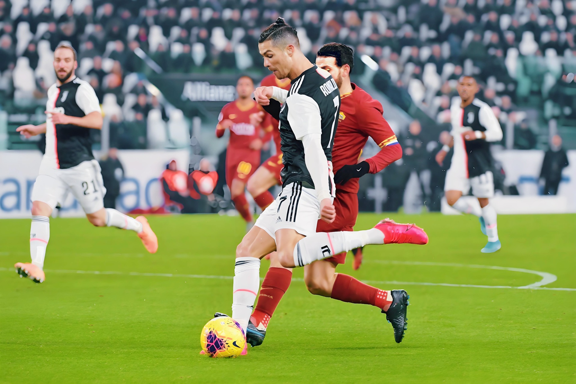 开云体育入口-皇马翻盘日本,C罗状态火热