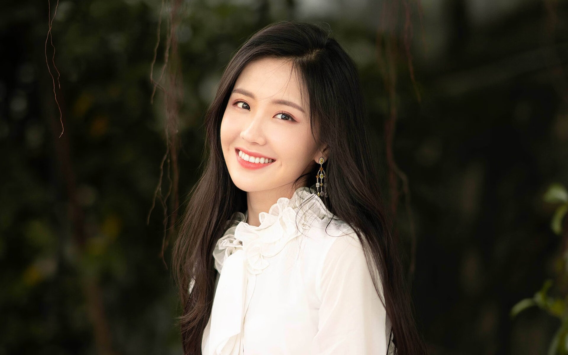 冰与火，迪亚斯的蛮性终结与萨内数据狂潮下的足球悖论